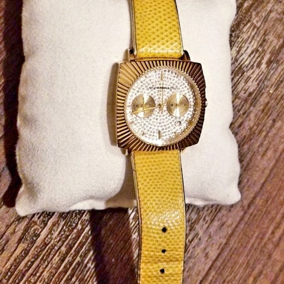 💛BCBG MaxAzria Rhinestone Watch - Picture 4 of 4